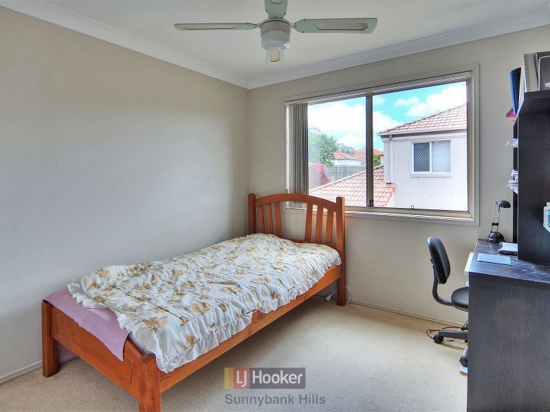 10 Regal Place, Eight Mile Plains QLD 4113