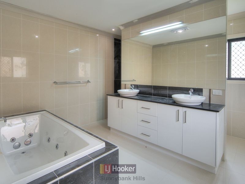 63 Alfred Circuit, Calamvale QLD 4116