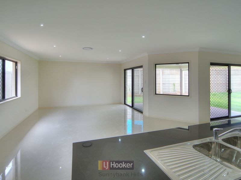 63 Alfred Circuit, Calamvale QLD 4116