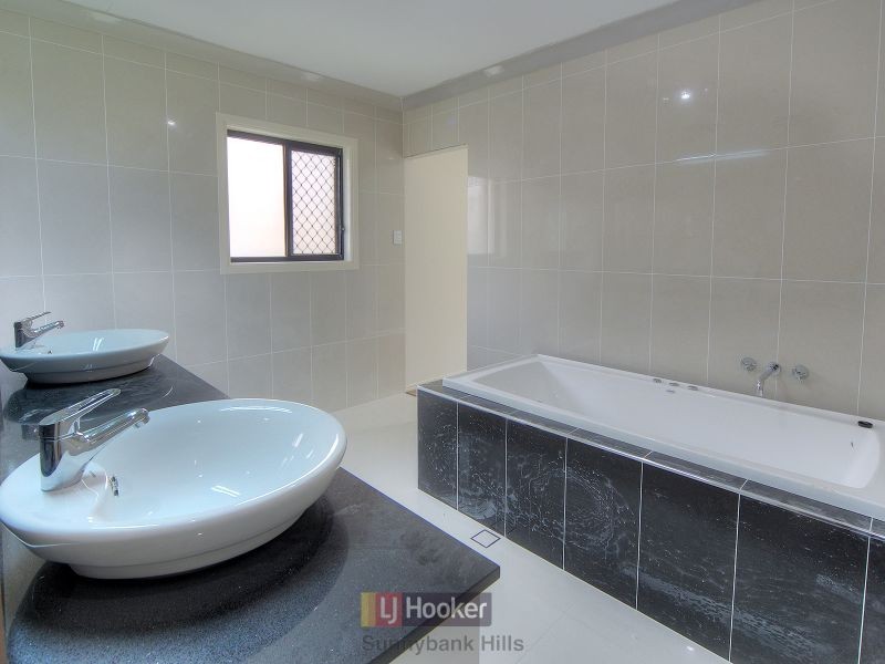 63 Alfred Circuit, Calamvale QLD 4116