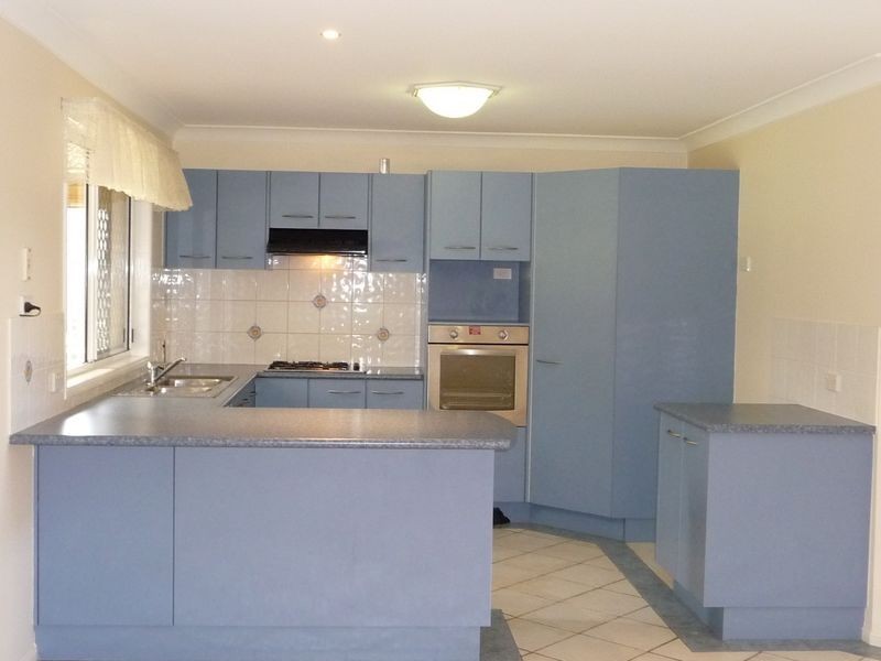 15 Alcheringa Place, Robertson QLD 4109