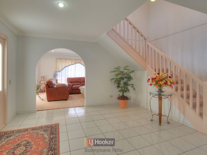 43 Lindfield Circuit, Robertson QLD 4109