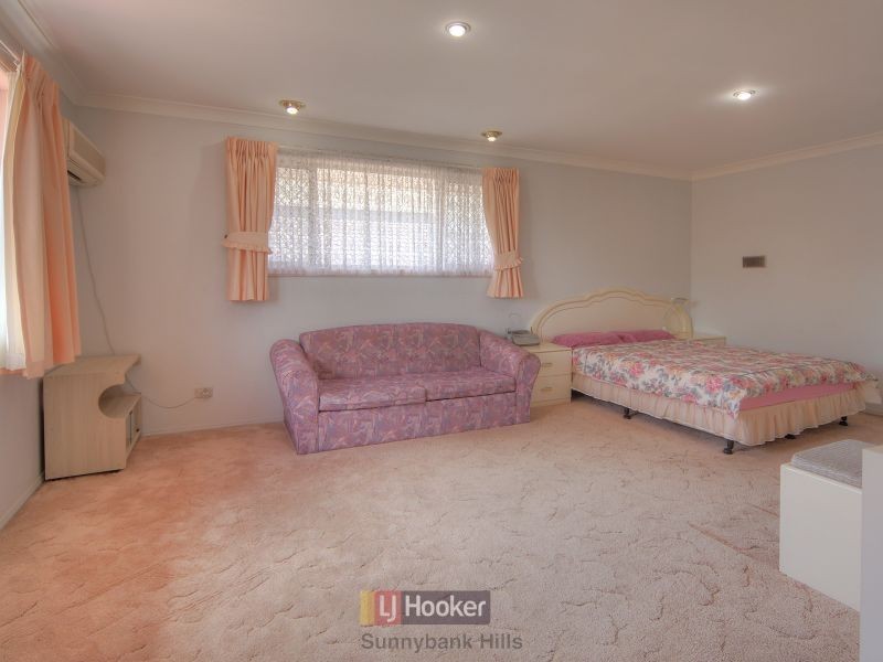 43 Lindfield Circuit, Robertson QLD 4109