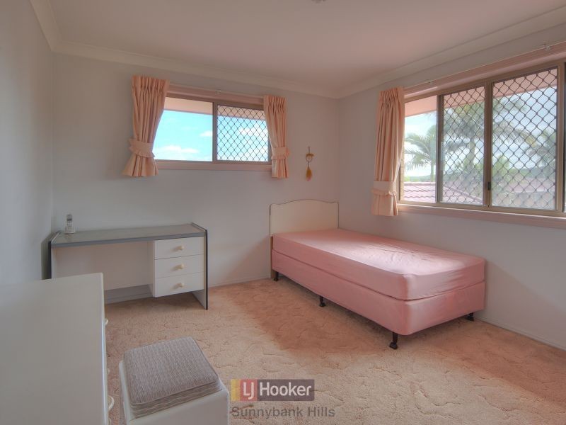 43 Lindfield Circuit, Robertson QLD 4109