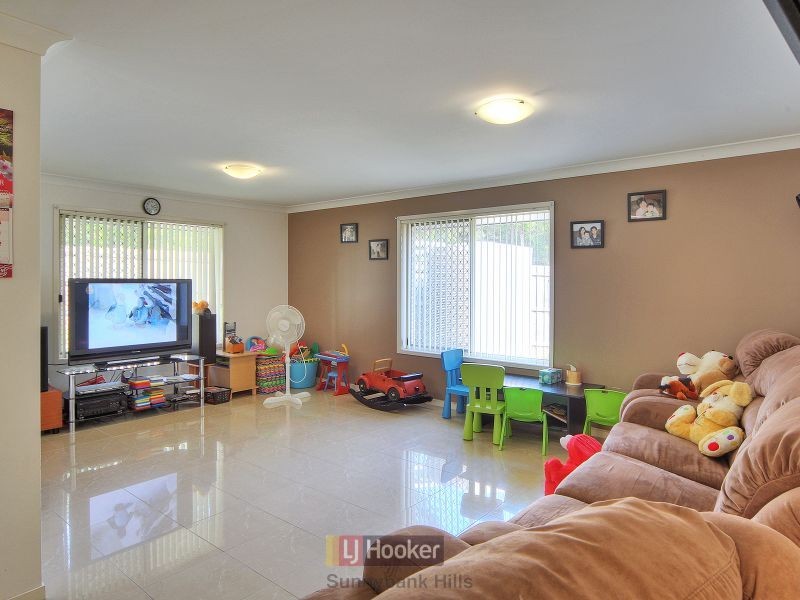 17 Ayesha Place, Calamvale QLD 4116