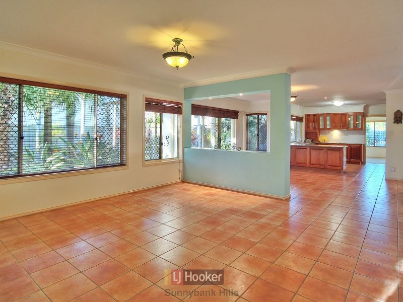 20 Meadow Place, Sunnybank Hills QLD 4109