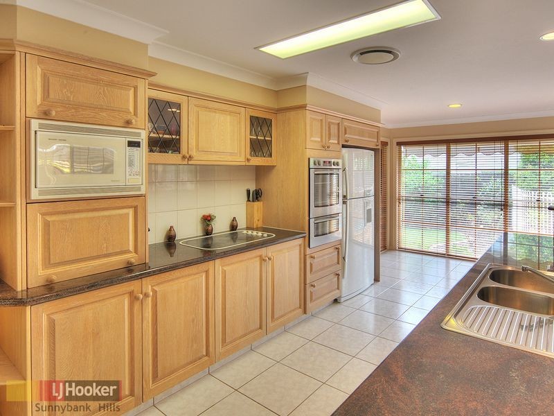 25 Poinsettia Crescent, Calamvale QLD 4116
