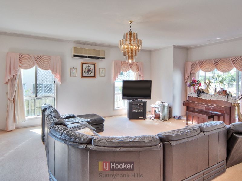 7 Hibiscus Court, Stretton QLD 4116