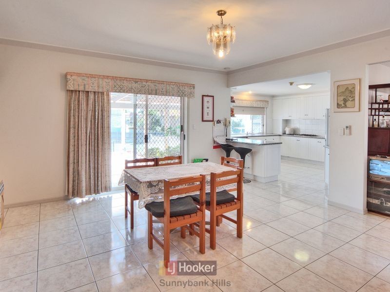 7 Hibiscus Court, Stretton QLD 4116