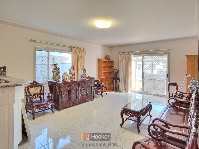 7 Hibiscus Court, Stretton QLD 4116