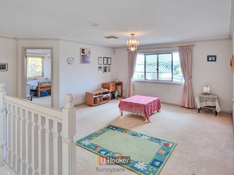 7 Hibiscus Court, Stretton QLD 4116