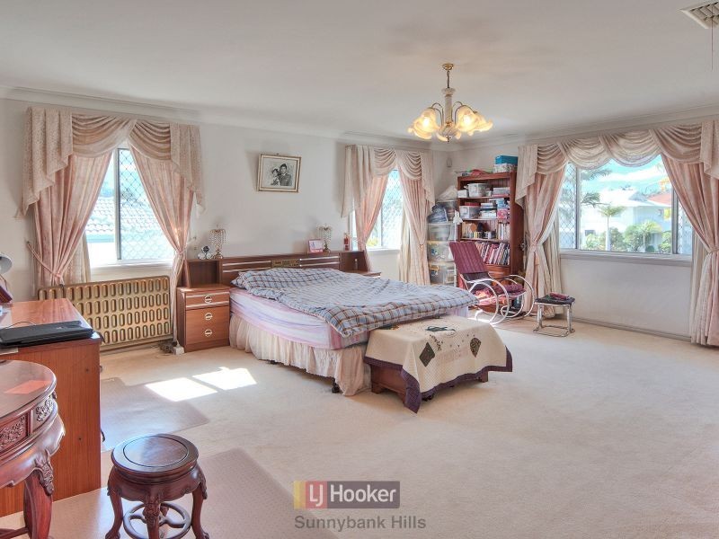 7 Hibiscus Court, Stretton QLD 4116