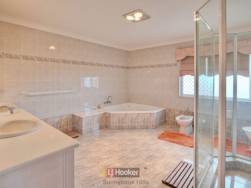 7 Hibiscus Court, Stretton QLD 4116