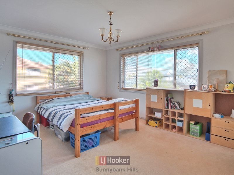 7 Hibiscus Court, Stretton QLD 4116