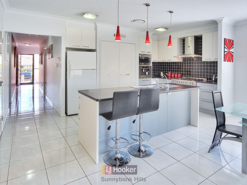 11 Diane Court, Calamvale QLD 4116