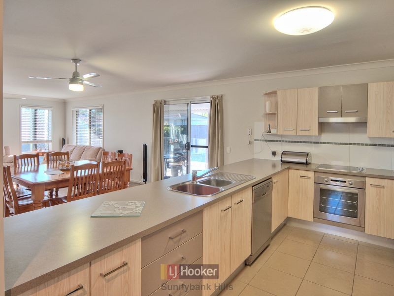 60 Mapelton Circuit, Parkinson QLD 4115