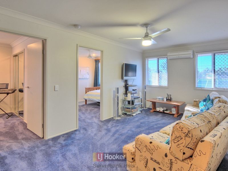 60 Mapelton Circuit, Parkinson QLD 4115