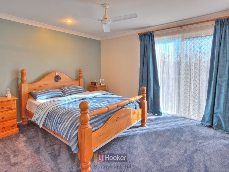 60 Mapelton Circuit, Parkinson QLD 4115