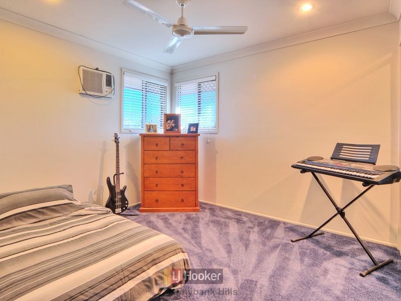 60 Mapelton Circuit, Parkinson QLD 4115