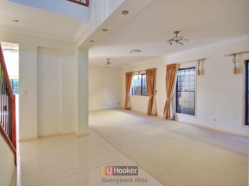 15 Ellendale Circuit, Eight Mile Plains QLD 4113