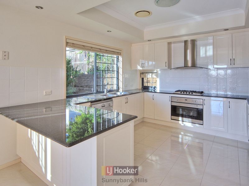 15 Ellendale Circuit, Eight Mile Plains QLD 4113