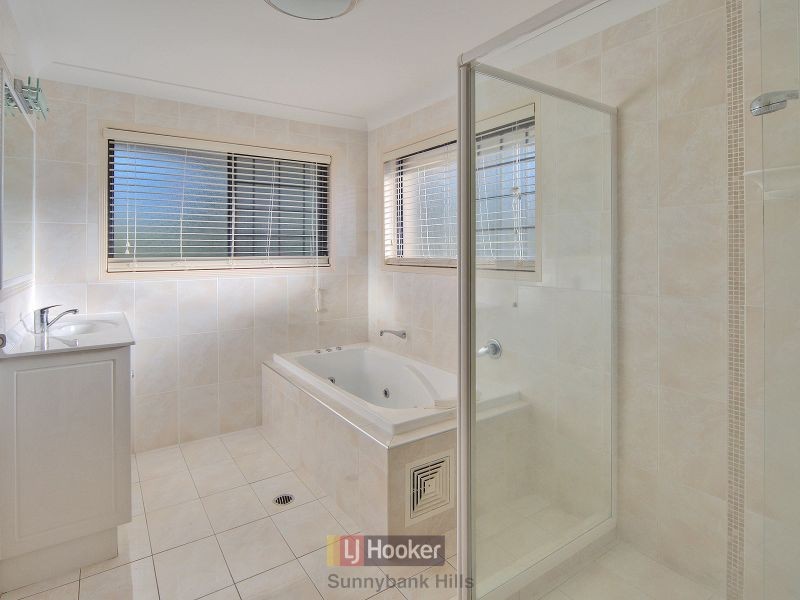 15 Ellendale Circuit, Eight Mile Plains QLD 4113