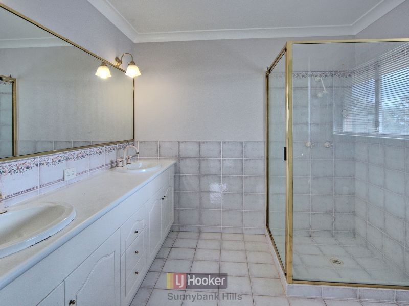 4 Poinciana Crescent, Stretton QLD 4116