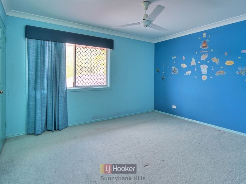 4 Poinciana Crescent, Stretton QLD 4116