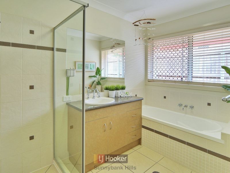 15 Tarra Place, Parkinson QLD 4115