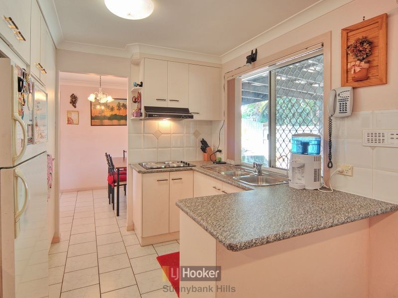 8 Muscari Crescent, Drewvale QLD 4116