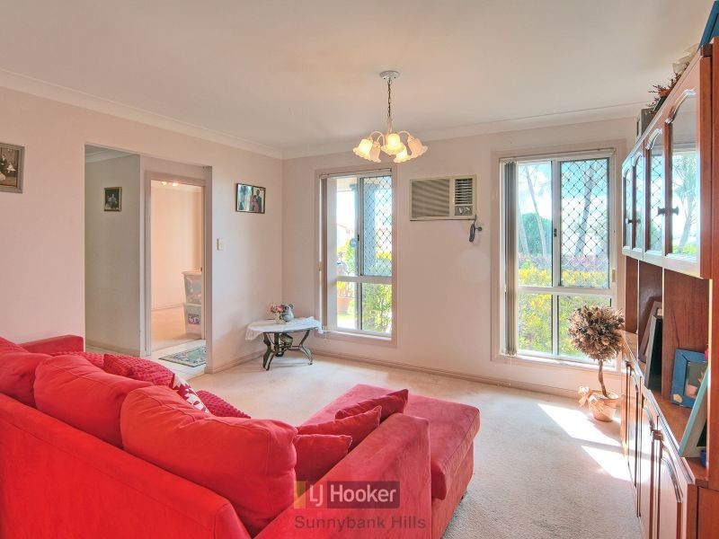 8 Muscari Crescent, Drewvale QLD 4116