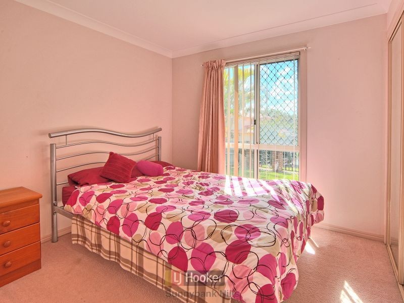 8 Muscari Crescent, Drewvale QLD 4116