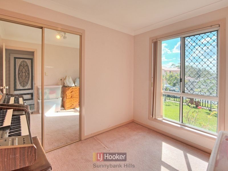 8 Muscari Crescent, Drewvale QLD 4116