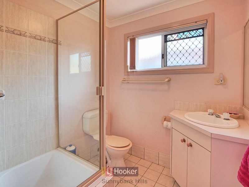 8 Muscari Crescent, Drewvale QLD 4116