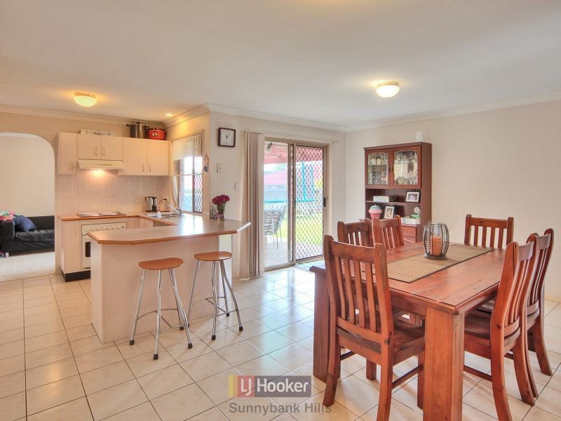 4 Atkinson Close, Coopers Plains QLD 4108