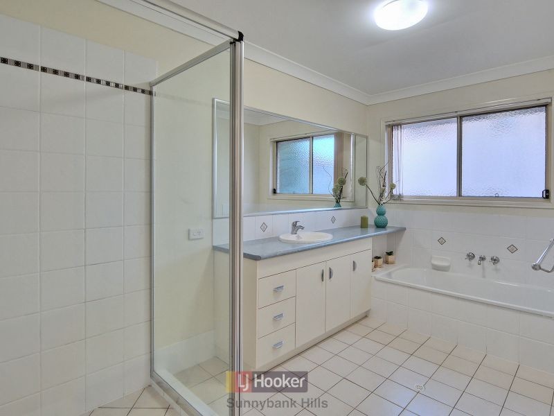49 White Cedar Circuit, Stretton QLD 4116