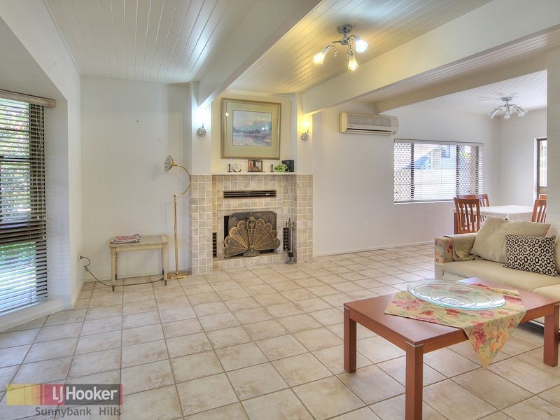 30 Fleetwood Street, Macgregor QLD 4109