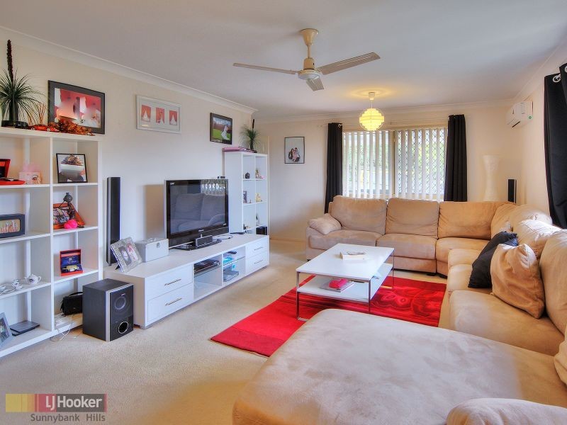 27 Mayfair Place, Stretton QLD 4116