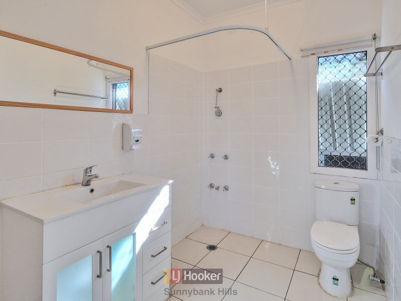 72 Meadow Avenue, Coopers Plains QLD 4108