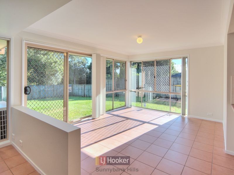 15 Rubicon Crescent, Kuraby QLD 4112