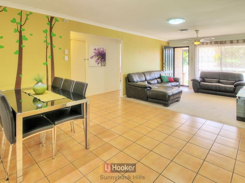 2/8 Honeysuckle Way, Calamvale QLD 4116