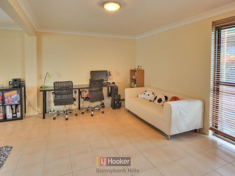 10 Pumice Street, Eight Mile Plains QLD 4113