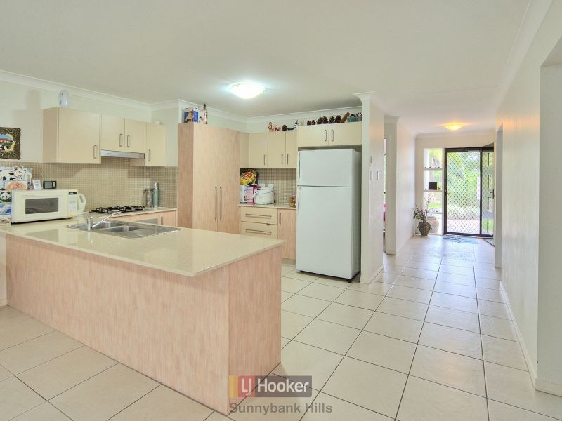 5 Ayesha Place, Calamvale QLD 4116