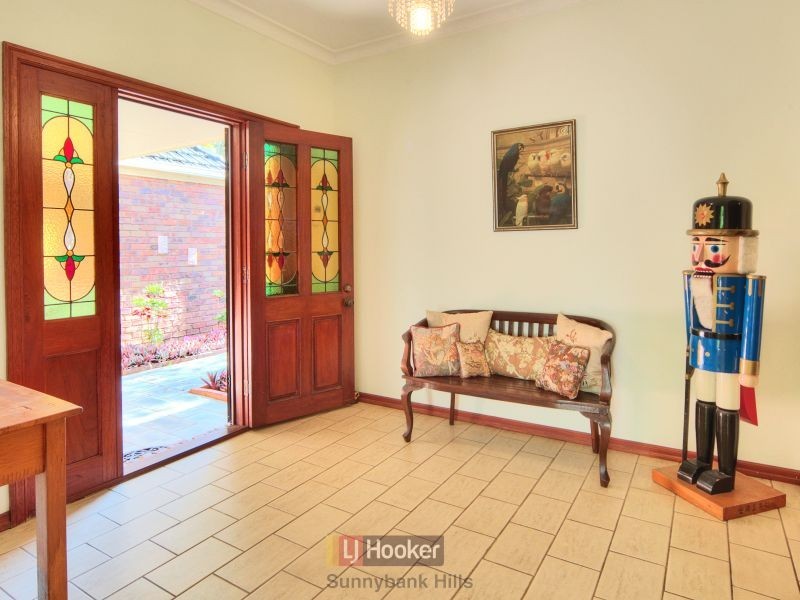 12 Bonutto Court, Robertson QLD 4109