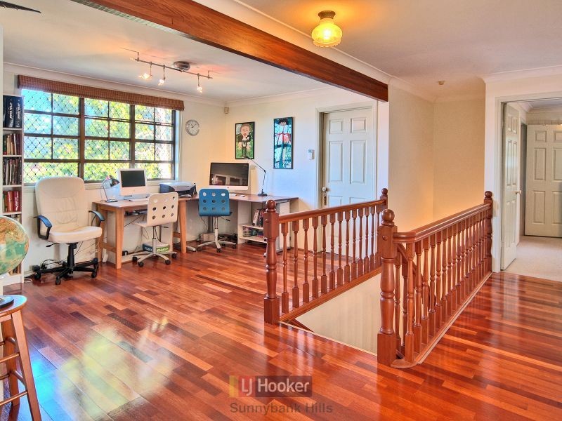 12 Bonutto Court, Robertson QLD 4109