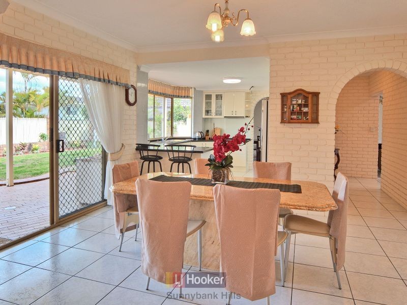 5 Kernow Street, Robertson QLD 4109