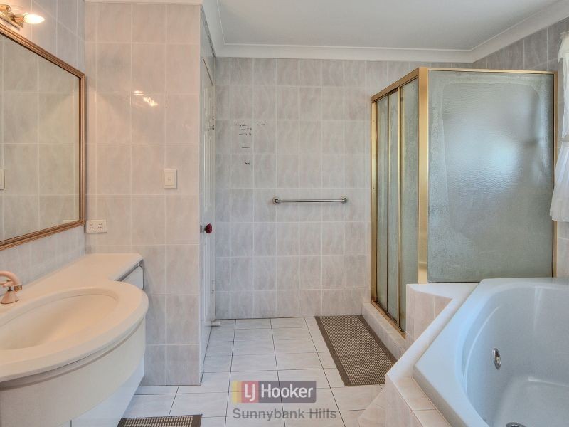 5 Kernow Street, Robertson QLD 4109