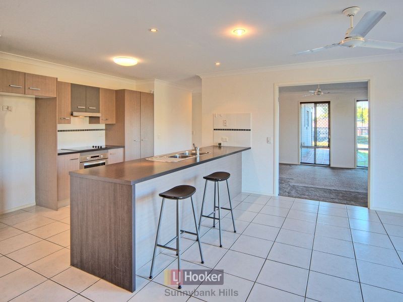 42 Mapelton Circuit, Parkinson QLD 4115