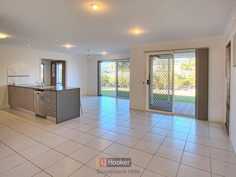 42 Mapelton Circuit, Parkinson QLD 4115