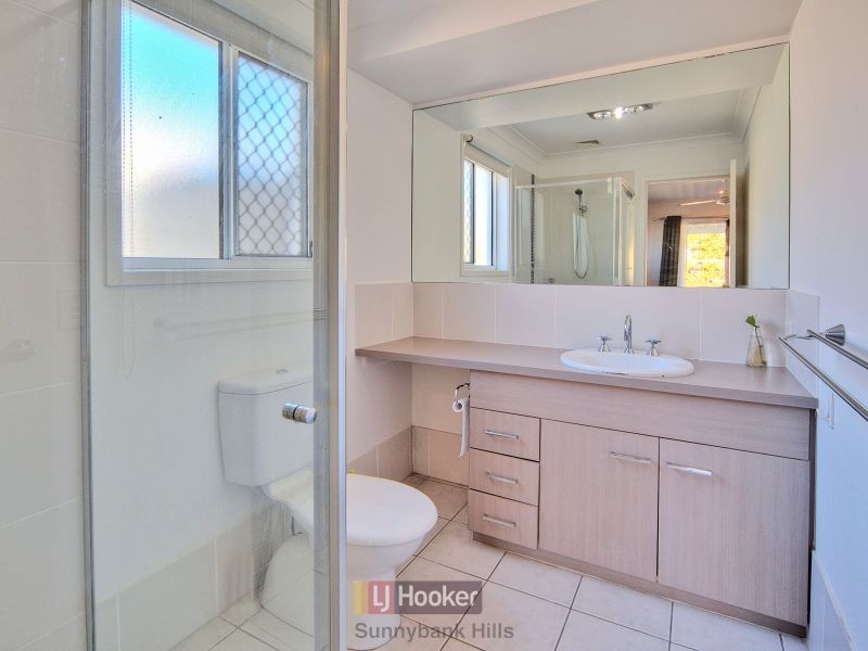 42 Mapelton Circuit, Parkinson QLD 4115